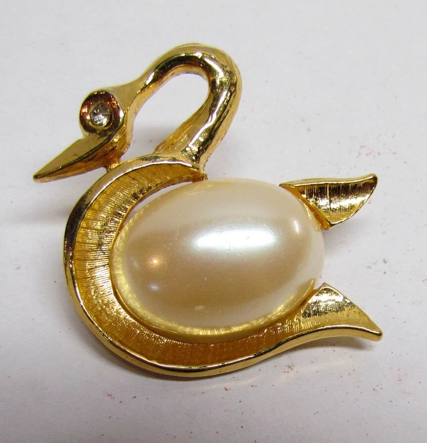 Vintage Swan Brooch Pin Costume Jewelry by