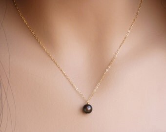 pearl necklace delicate