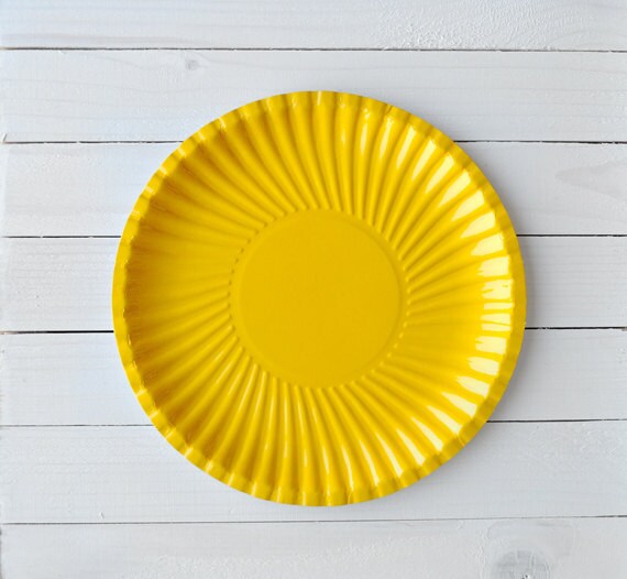 10 solid yellow paper plates diameter 18 cm by