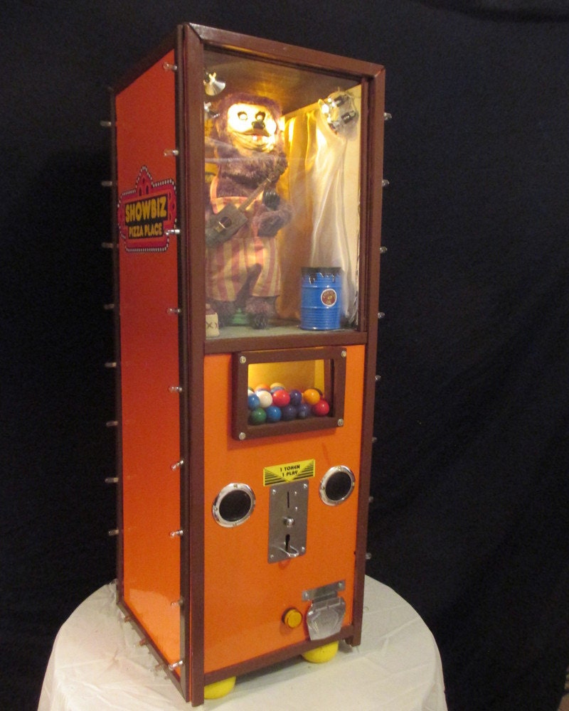 Pizza Place Gumball Machine Animatronic