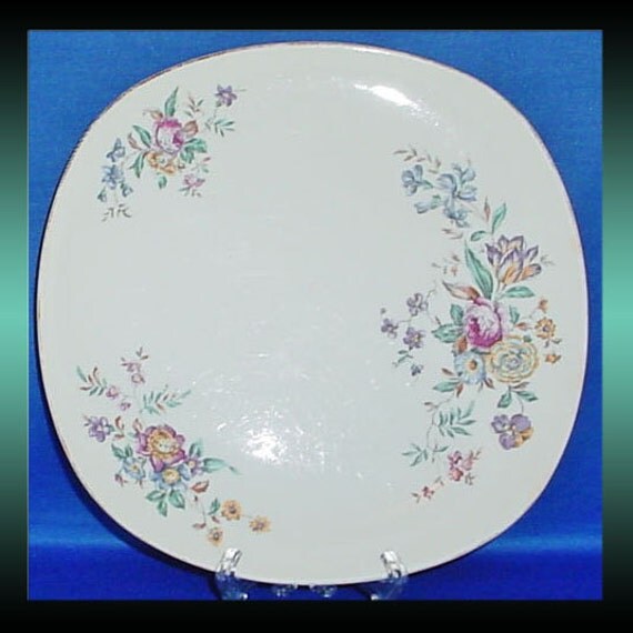 Vintage Decorative Square Plate Floral Pattern