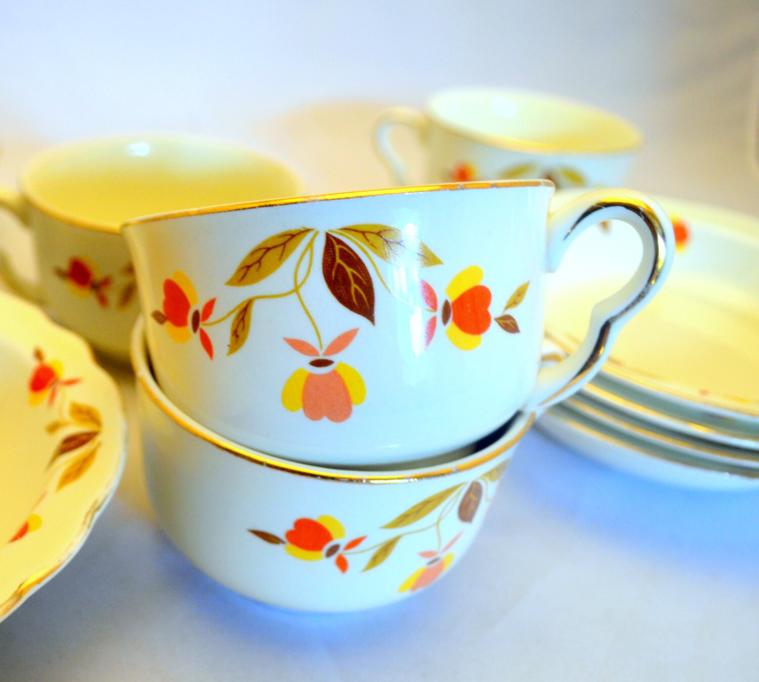 Vintage Hall Dinnerware 12 Piece Set Jewel Tea by UpswingVintage