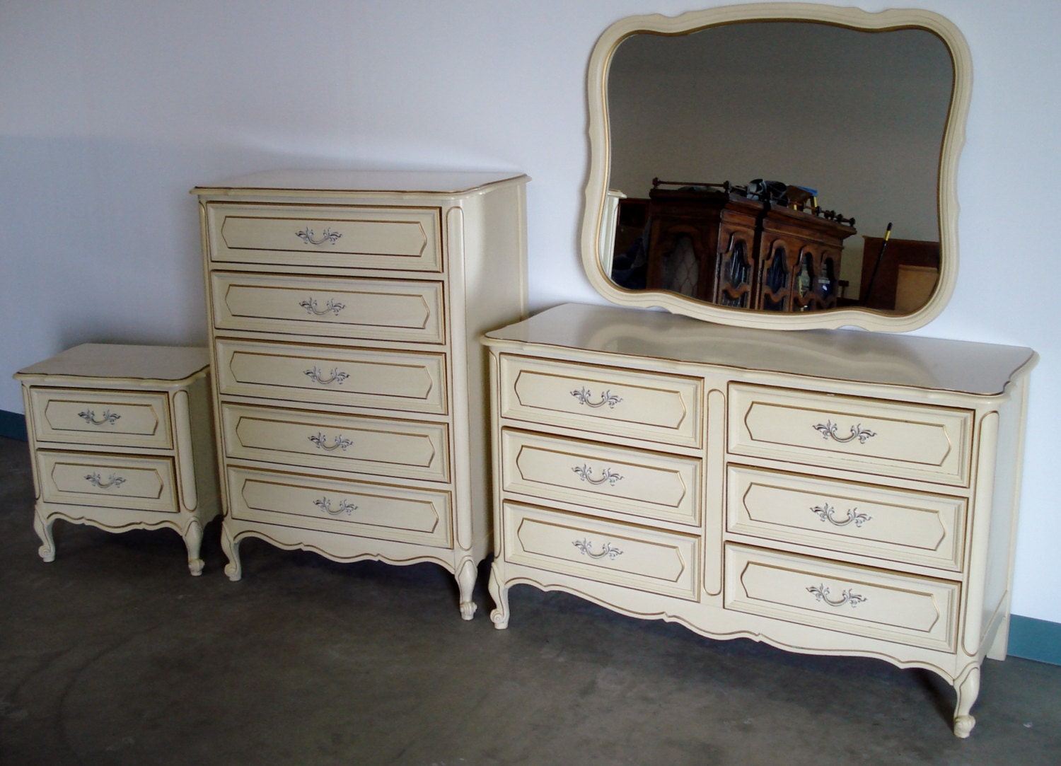 Mid Century Modern French Provincial 4-PC. Bedroom Set Furniture ...