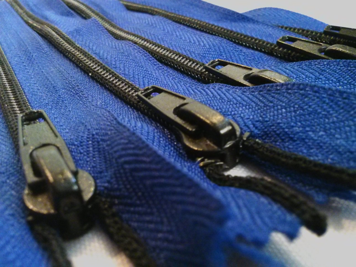 Nylon Zippers Coil 6.5 Inches 5 Closed NONSEPARATING Black