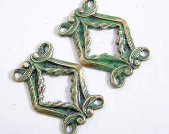Verdigris Links, Green Connectors, 20x16mm, 2 each, D191