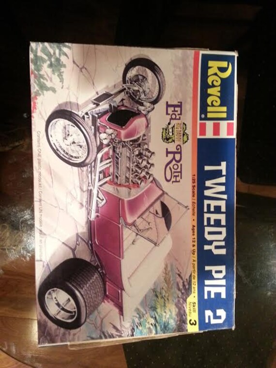 Revell Ed Roth Tweedy Pie 2 85-7675 Model