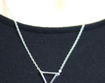 Triangle Necklace / Tiny Minimal Delicate / Simple GeometricTriangle / Gift for Her, Graduation Gift, Anniversay