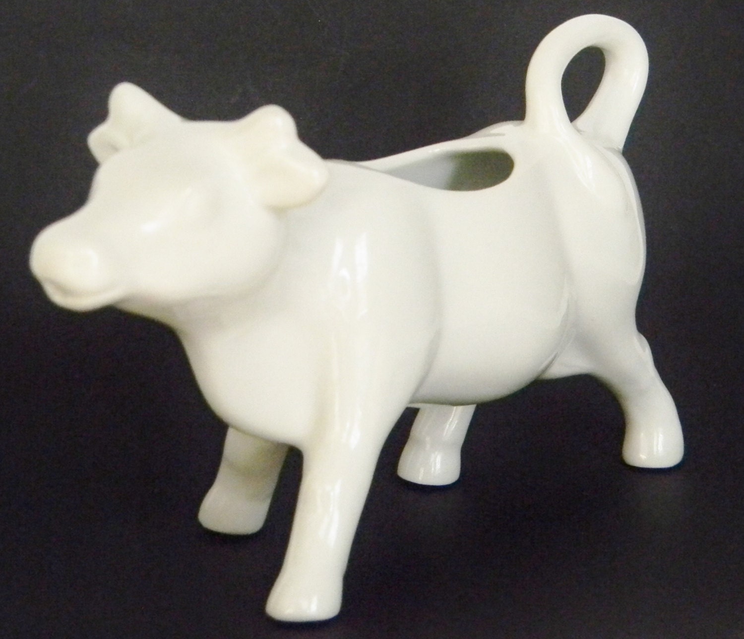 Vintage Mid Century White Porcelain Cow Creamer – Haute Juice