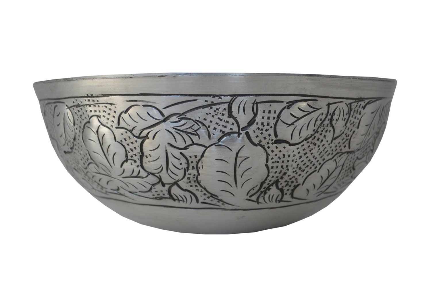 Metal Fruit Bowl w/ Leaf Design