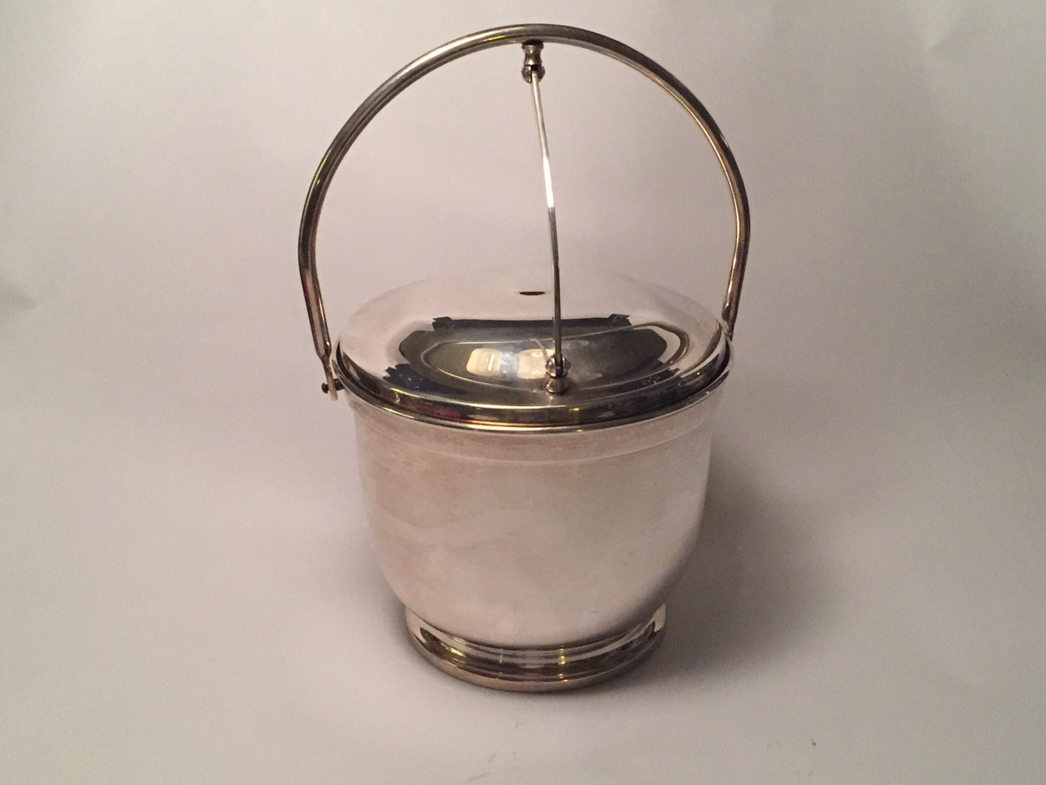 Vintage Silver plated ice bucket by Poole Silver Co. from 1943