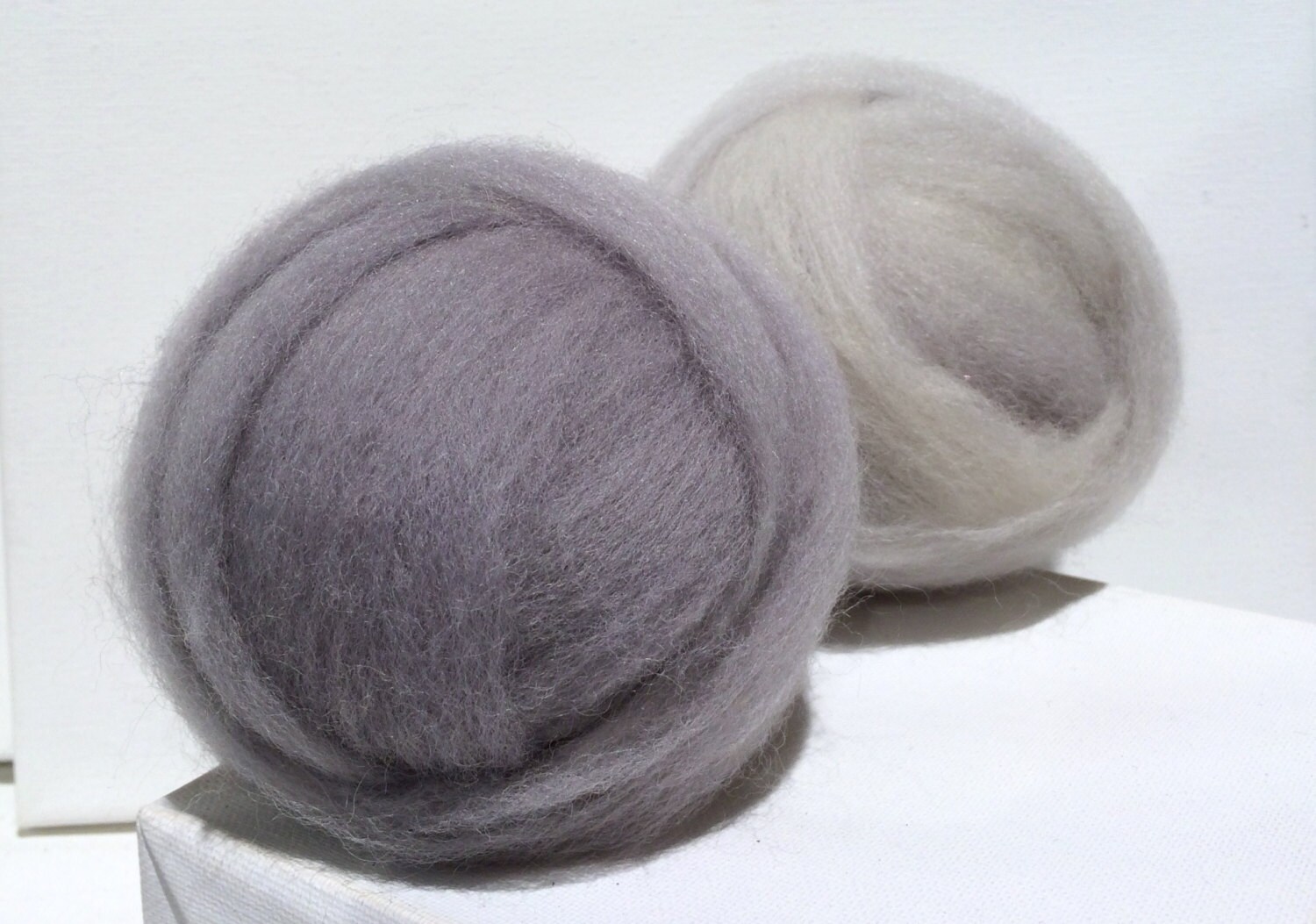 Silver Grey wool roving Felting wool begginer Spinning