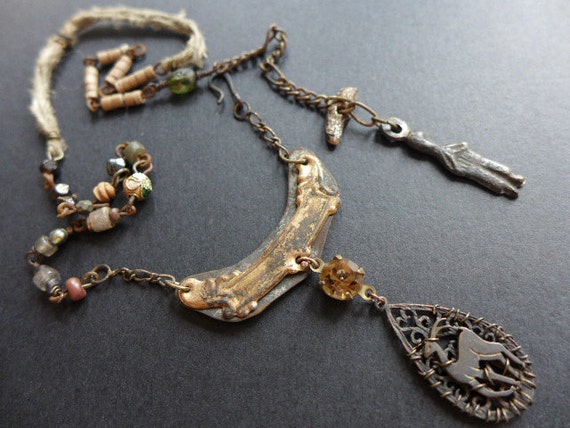 Keta. Dainty rustic assemblage necklace.