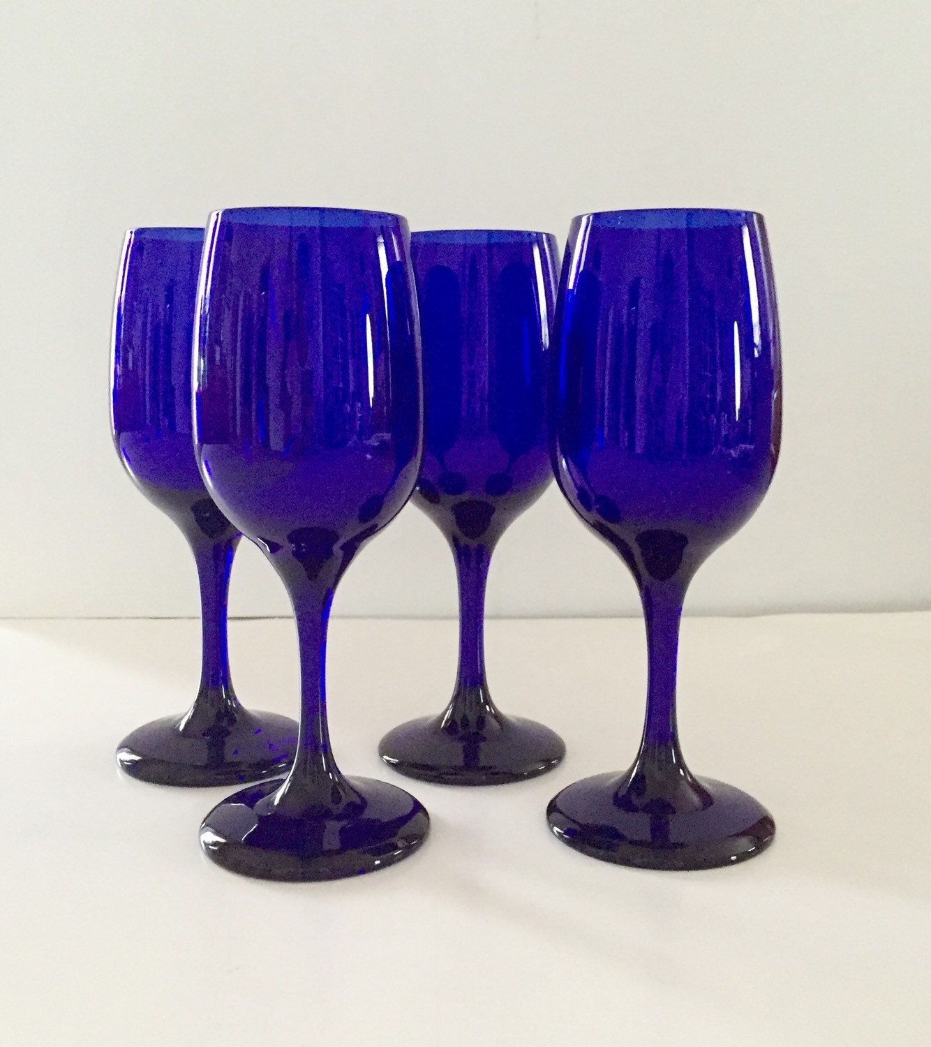 cobalt blue wine glasses