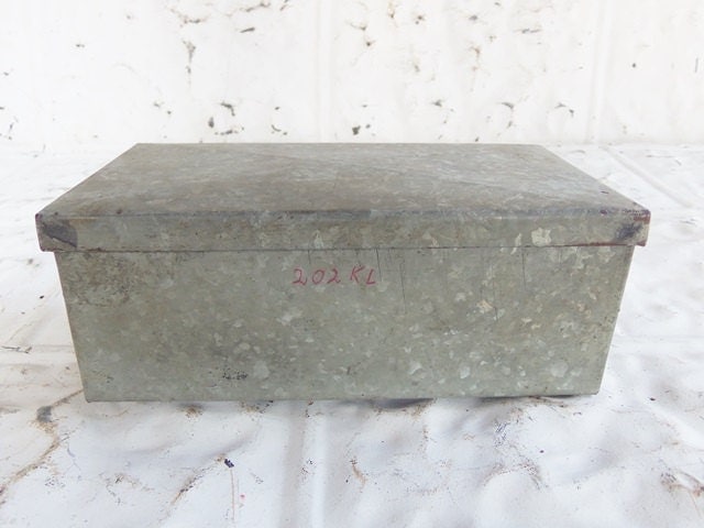 Vintage Grey Galvanized Metal Storage Box with Cover – Haute Juice