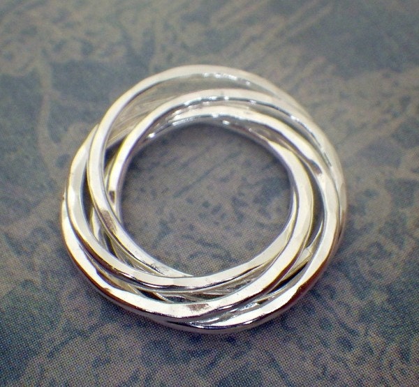 5 interlocking rings 3/4 pendant necklace 50th