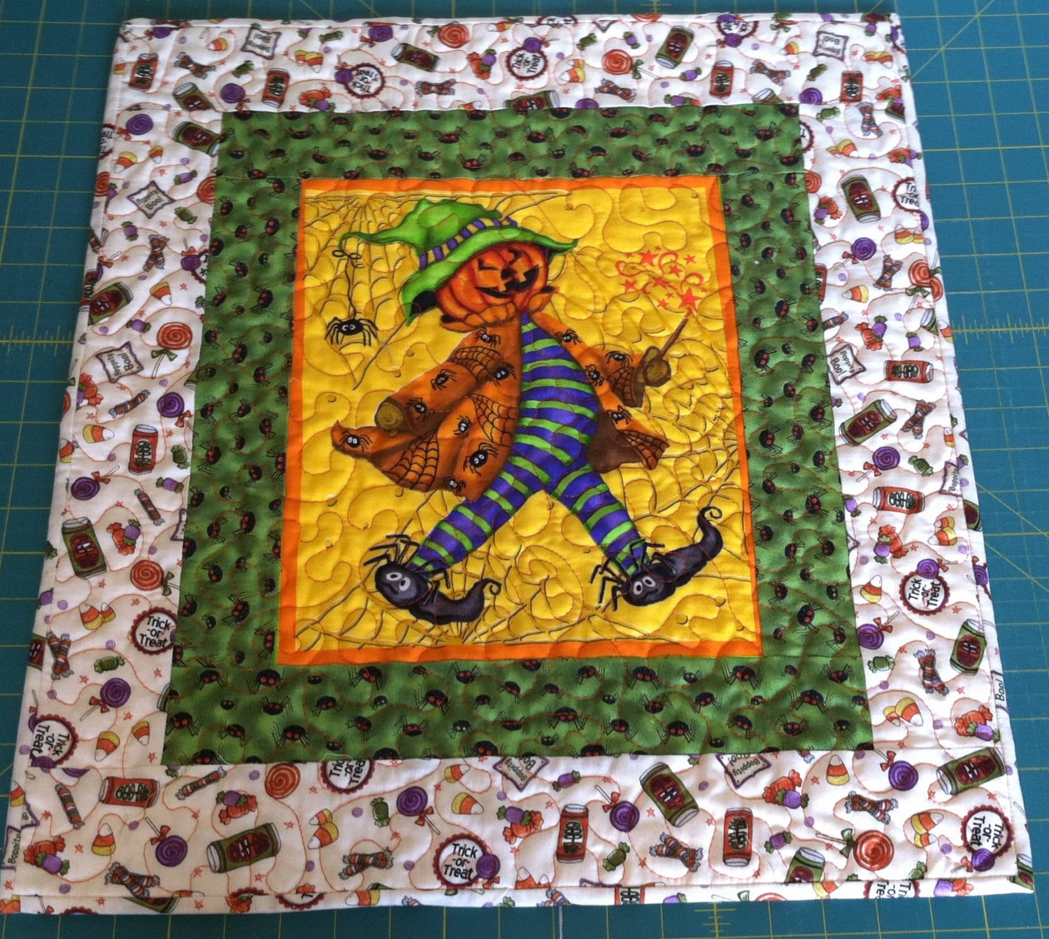 Halloween Quilt Wall Hanging Trick or Treat Jack-O-Lantern
