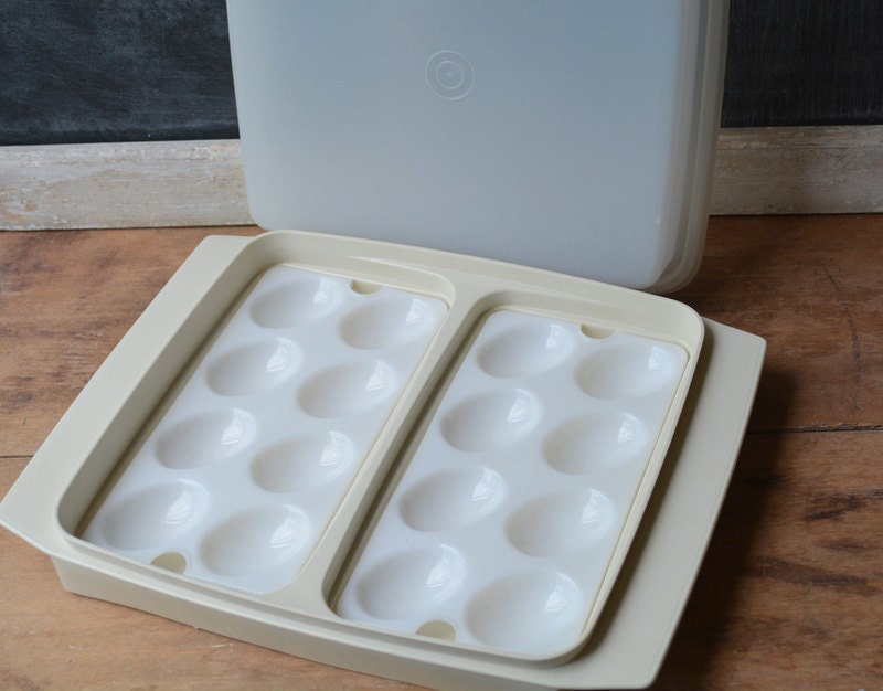 Vintage Tupperware Deviled Egg Carrier, Deviled Egg Keeper, Deviled Egg