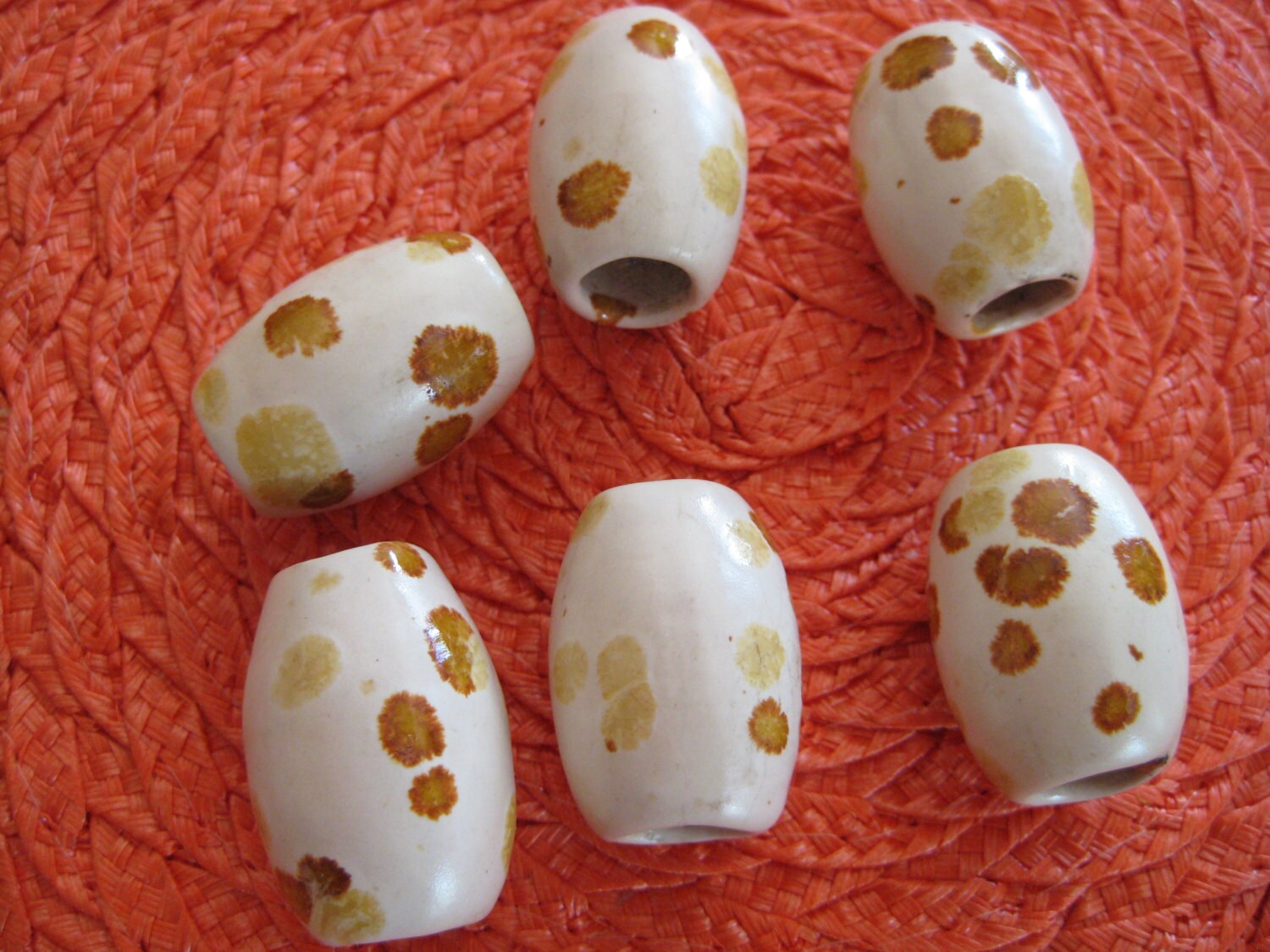 6 Vintage Ceramic Macrame Beads Beige golden and brown by Susiqzee