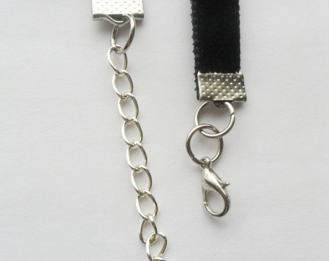 Velvet choker necklace plain with a width of 3/8”inch (pick your neck size) Black Ribbon Choker Necklace