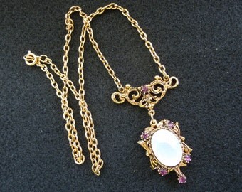 LJM Laurentian Jewellery Manufacturing, Montreal, Gold Tone Necklace and Pendant