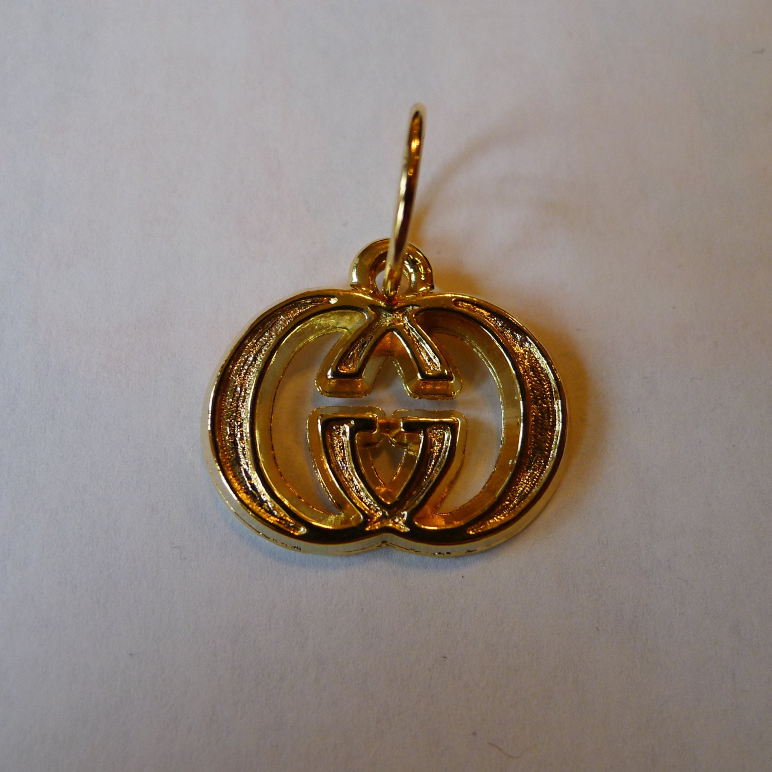 Deadstock GUCCI Medallion Pendant 80's Plumb GOLD Necklace