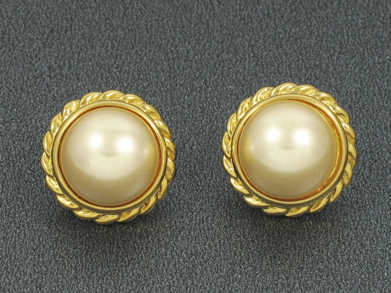 Vintage NAPIER Faux Pearl Clip On Earrings. by thevintagelot