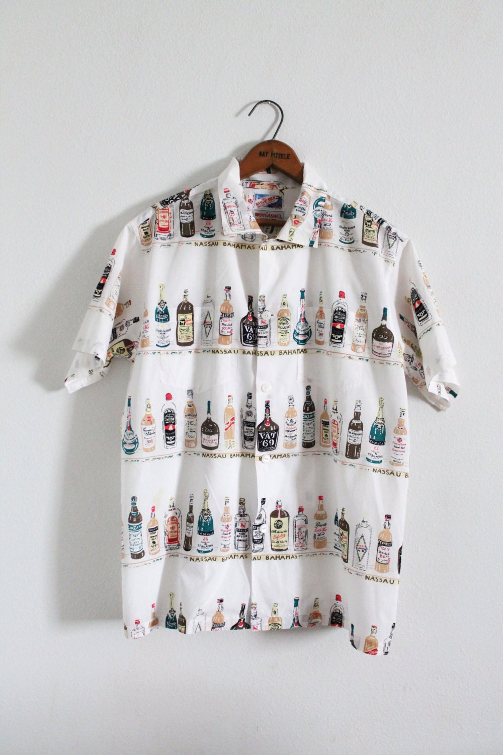 Label The Nassau Shop Bahamas / Moygashel