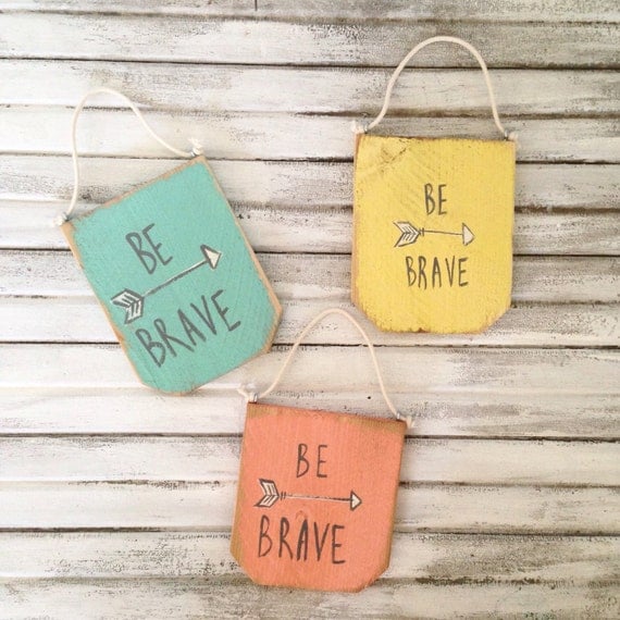 Be Brave Mini Wood Wall Hangings - Averie Lane Boutique