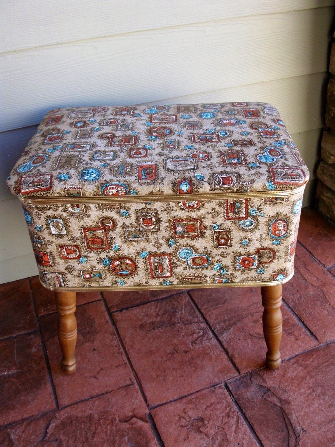 Sewing hamper HAWKEYE basket chest storage bench Early American