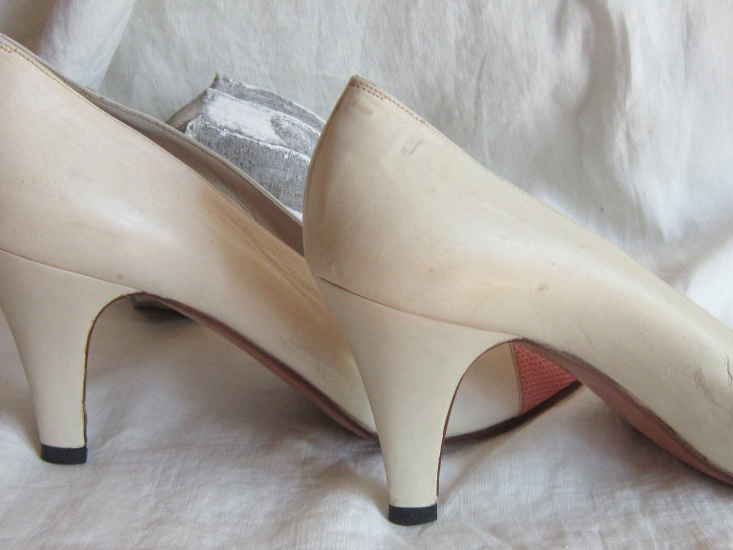 Vintage CHANEL Pumps by PastAccoutrements on Etsy