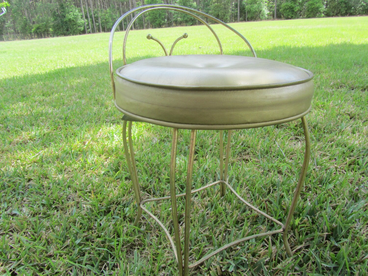 Mid Century Vanity Chair, Metal Chair, Makeup Chair, great retro decor