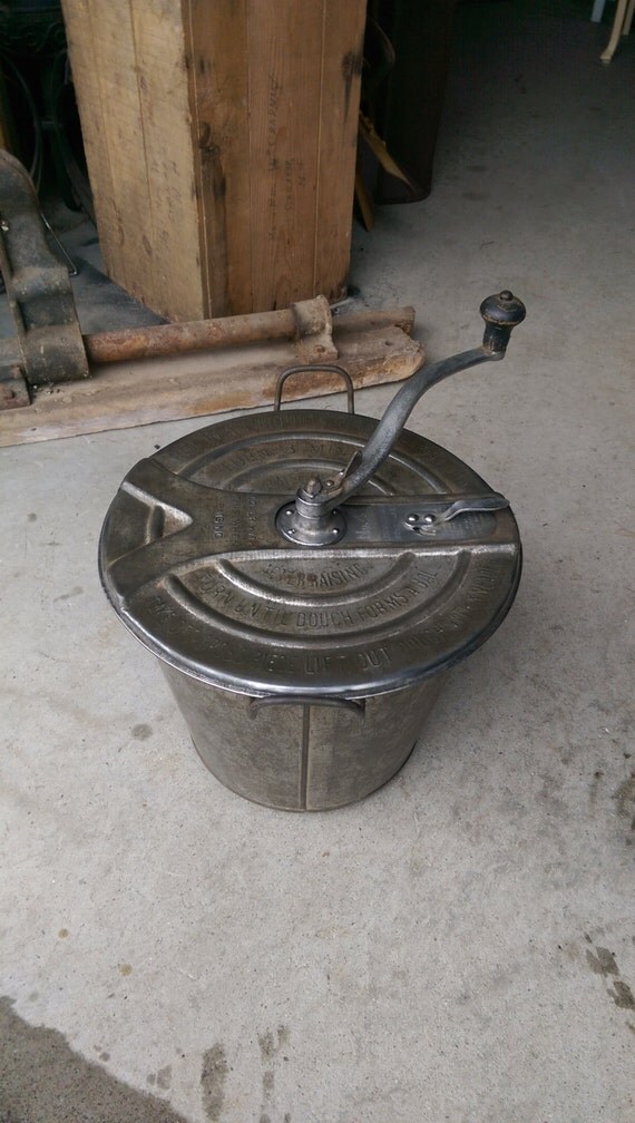 Vintage 1904 4 Universal Bread Maker