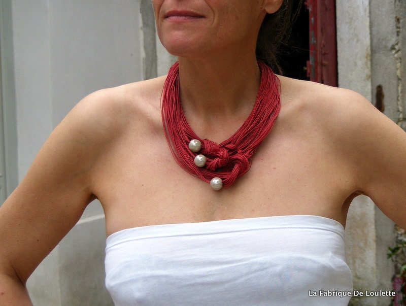 Collier rouge marsala collier chunky lin et céramique
