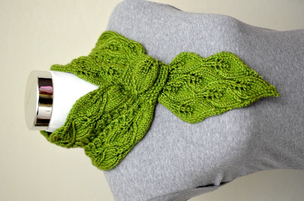 Download Knitting Pattern Only Leaves and Mock Cables Scarf