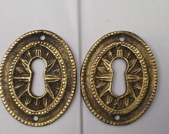 Vintage Escutcheons/door Keyhole Escutcheons/solid brass /Escutcheons/Keyhole Covers/Decorative key holes/door key holes/radial symmetry