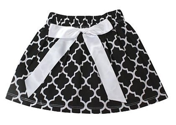 Black and white quaterfoil skirt with white bow, toddler skirt, toddler clothing, girls clothing, summer skirt, elastic waist