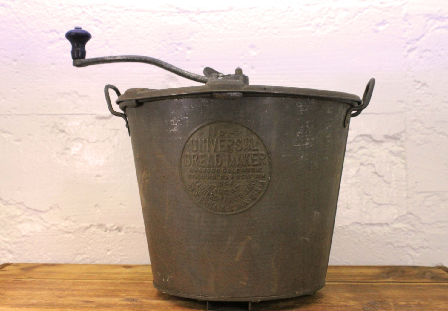 NO. 4 Universal Bread Maker Antique Bread Machine Landry