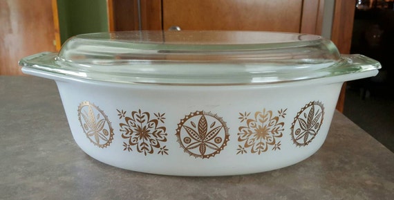 Pyrex Promotional Casserole Dish #045 with Hex Pattern and Teak Wood ...