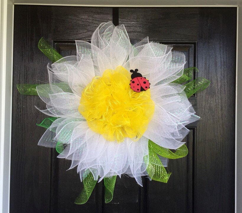 Daisy mesh wreath, Flower mesh wreath, Spring deco mesh wreath, gerber daisy wreath, front door mesh wreath, everyday wreath