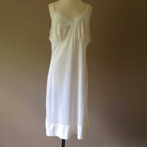 42 / Full Slip / Dress / White Nylon with Lace / Vintage Lingerie ...