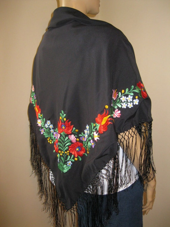 Hungarian hand embroidered Matyo Kalocsa scarf shawl silk