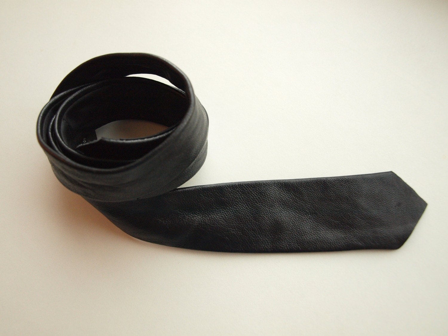 mens leather necktie