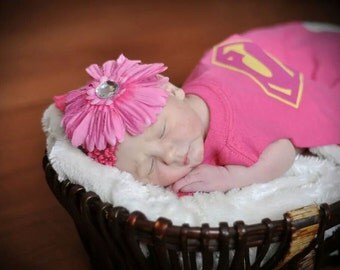 Newborn Super girl cape, Newborn Halloween costume, Infant Super girl Superhero Cape,Photo shoot costume, Baby Superhero cape costume