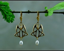 Art nouveau gold celtic earring - medieval earring and jewelry - symbolic women jewelry - handmade jewelry -medieval wedding - pearl earring