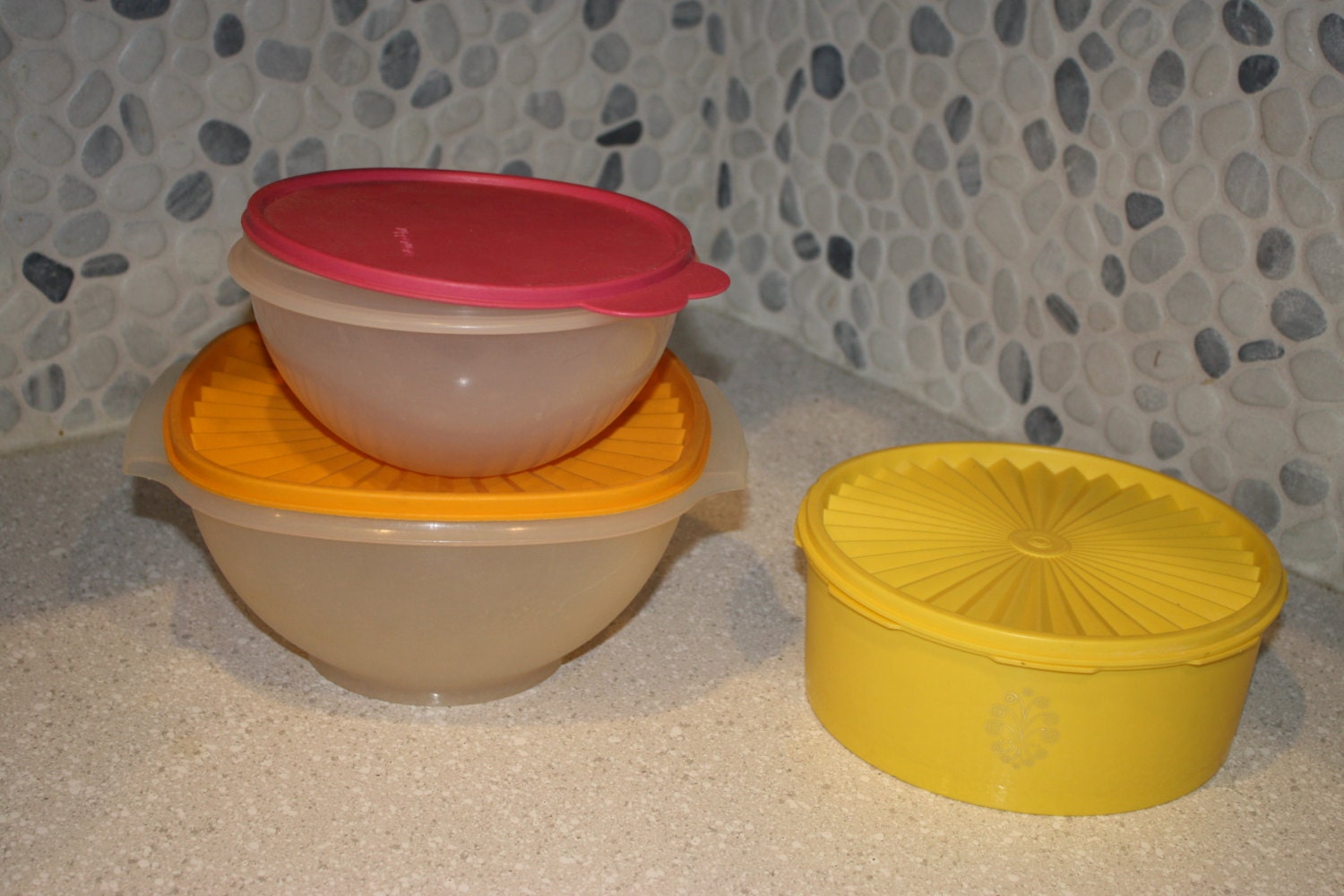 Lot of vintage Tupperware 6 piece set three by berendsgarage