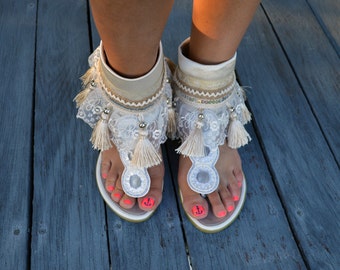 Ivory and lace wedding boot cuffs, boot covers, boho boot covers, bridal boot covers, boot bracelet, ankle cuffs, barefoot sandals