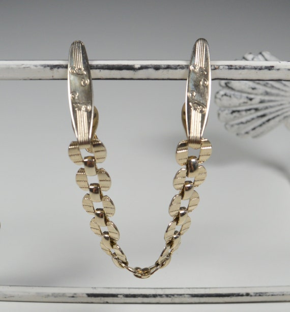 Vintage Sweater Chain Collar Clip Engraved Silvertone Clip