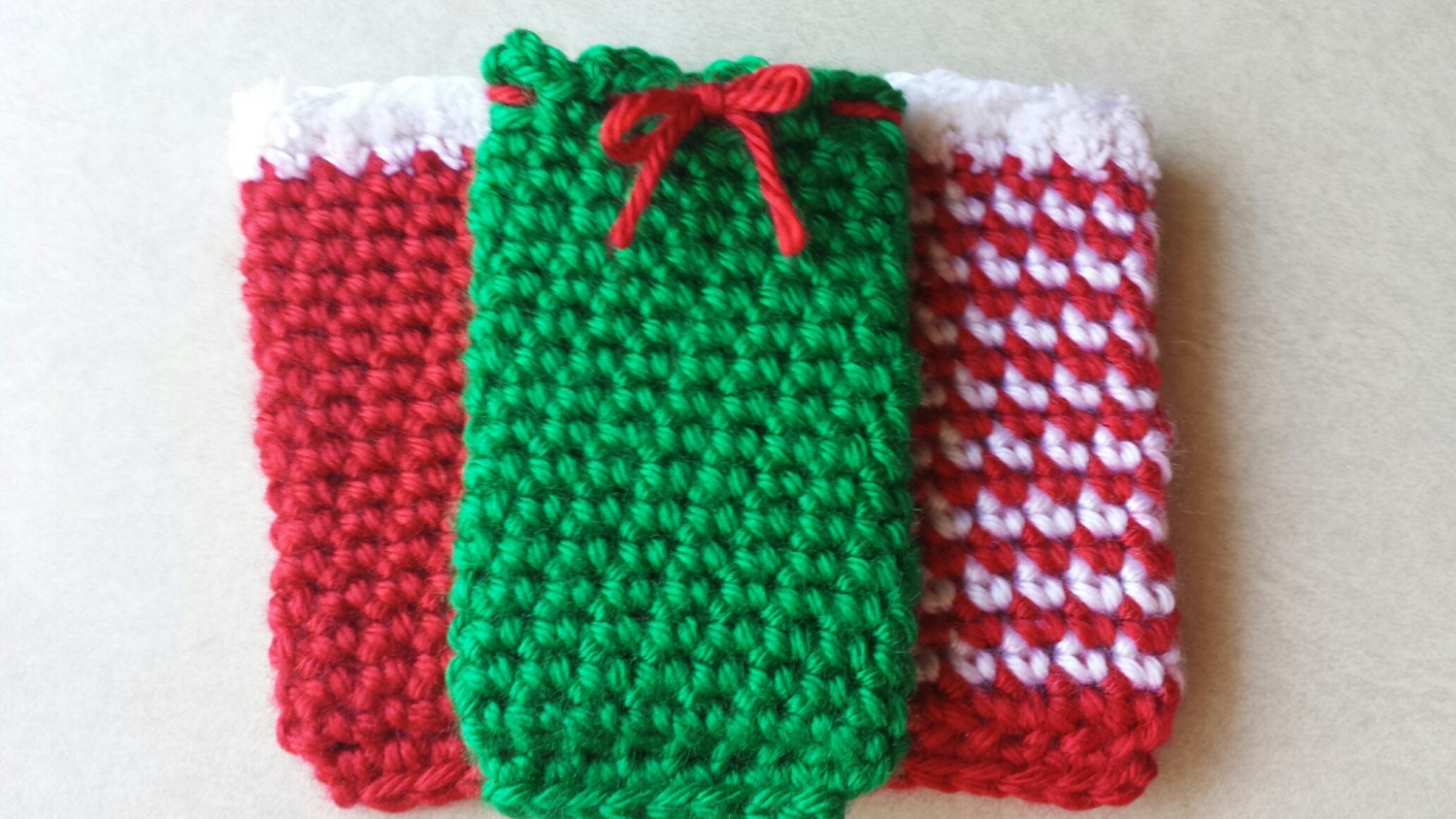 crochet-christmas-gift-card-money-holders-designed-by-heart-strings