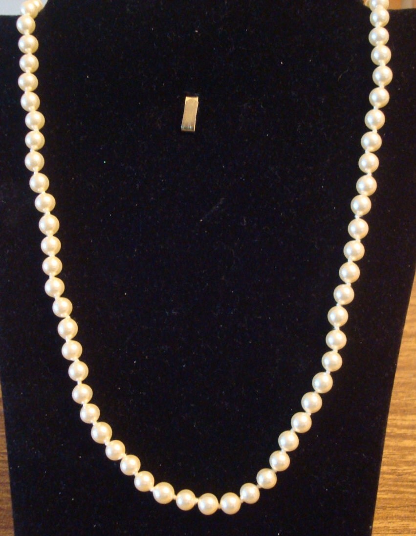 Beautiful Majorica Pearls 22 inches 5 mm by AuntieAnnesGems