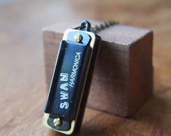 Mini harmonica necklace in black N048K